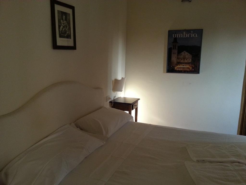 Locanda Spirito Divino Bevagna Ruang foto
